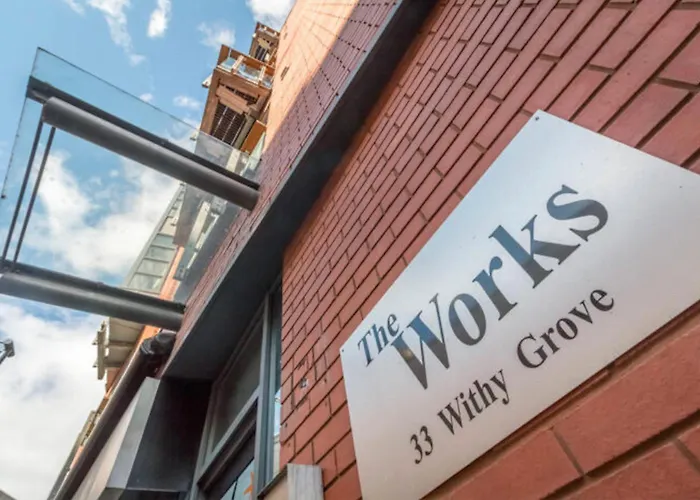 Lovely 2 - Bedroom Condo In Manchester City Centre